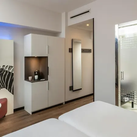 Nyx By Leonardo Bilbao